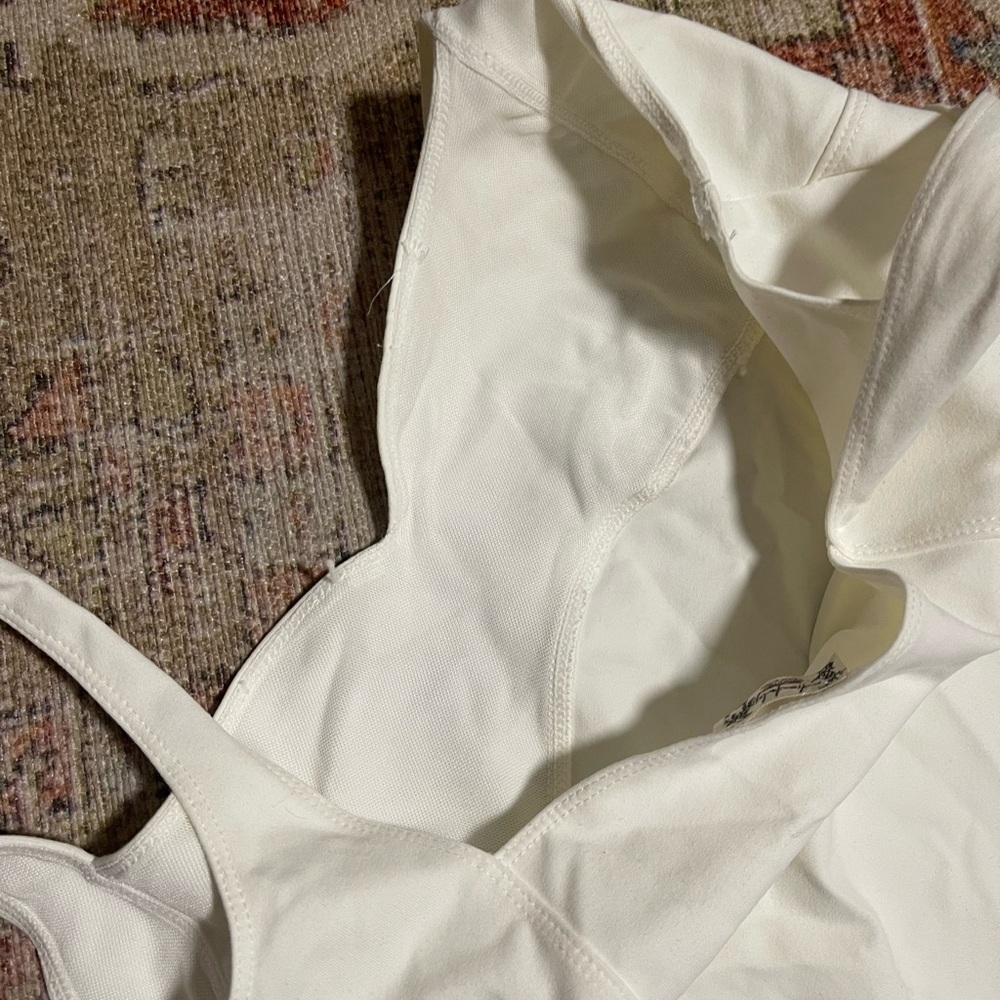 White Sleeveless Top - Picture 4 of 5